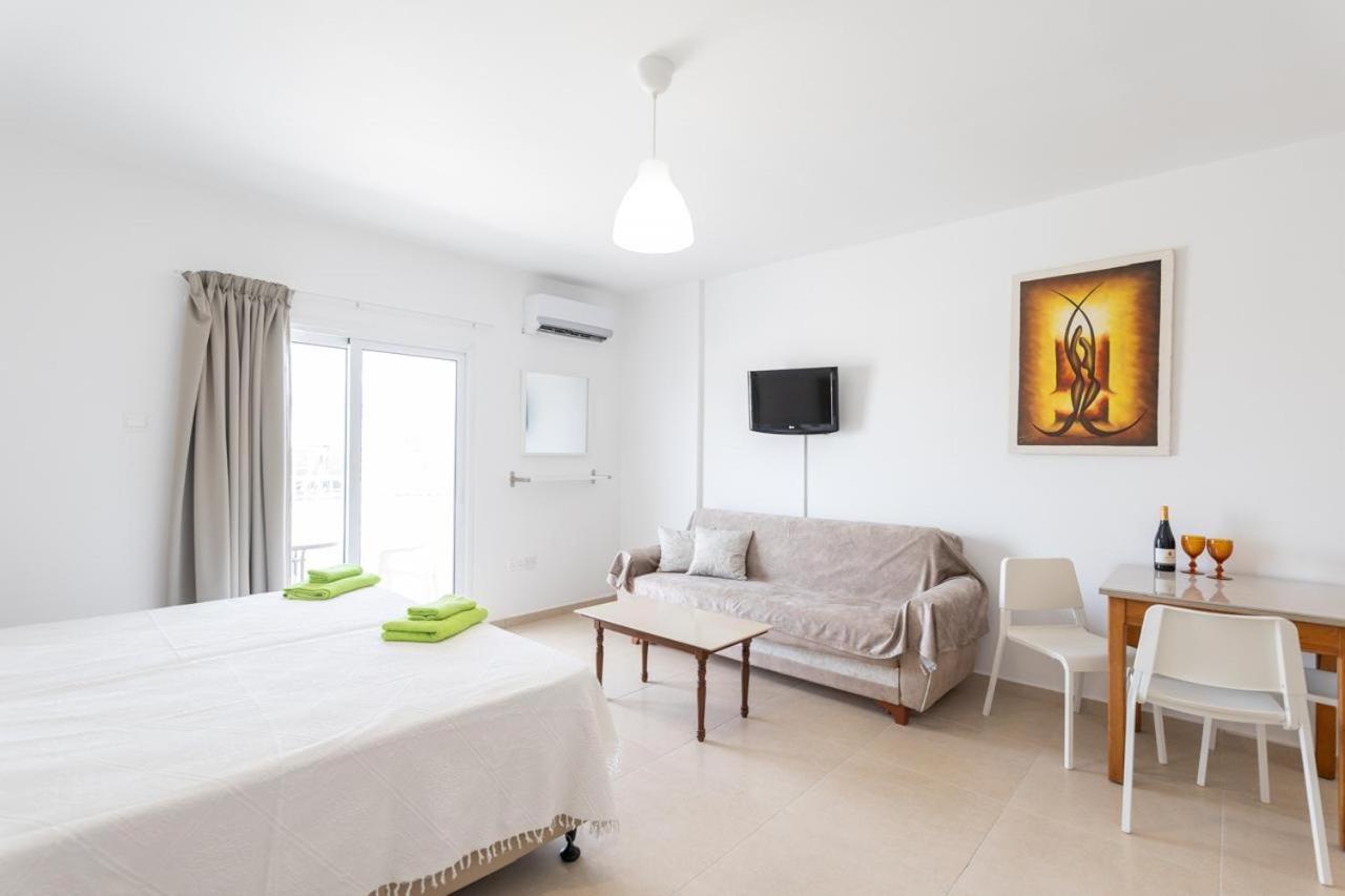 Christothea Apartments Agia Napa Buitenkant foto